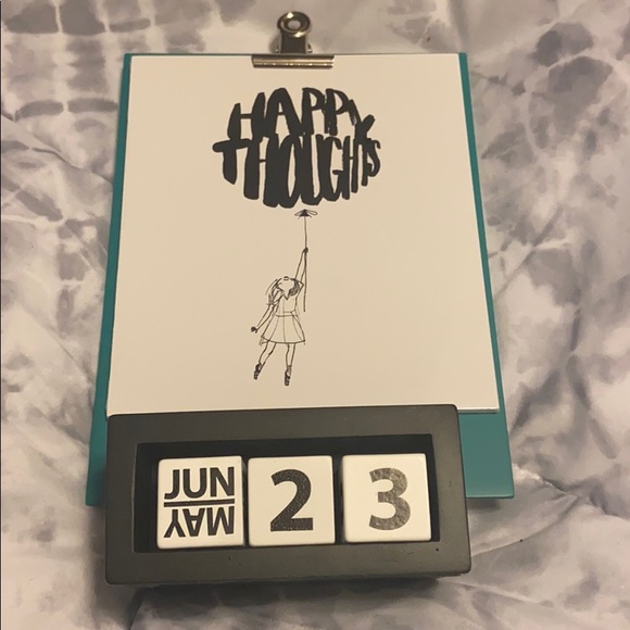 Hallmark perpetual calendar - Picture 1 of 2
